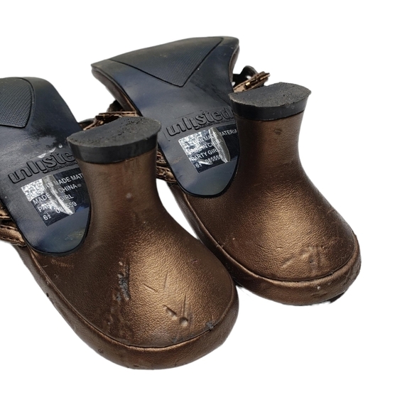 Unlisted | 90s Square Toe Vegan Leather Embellished Thong Block Heel Sandals 6.5 - Picture 9 of 11